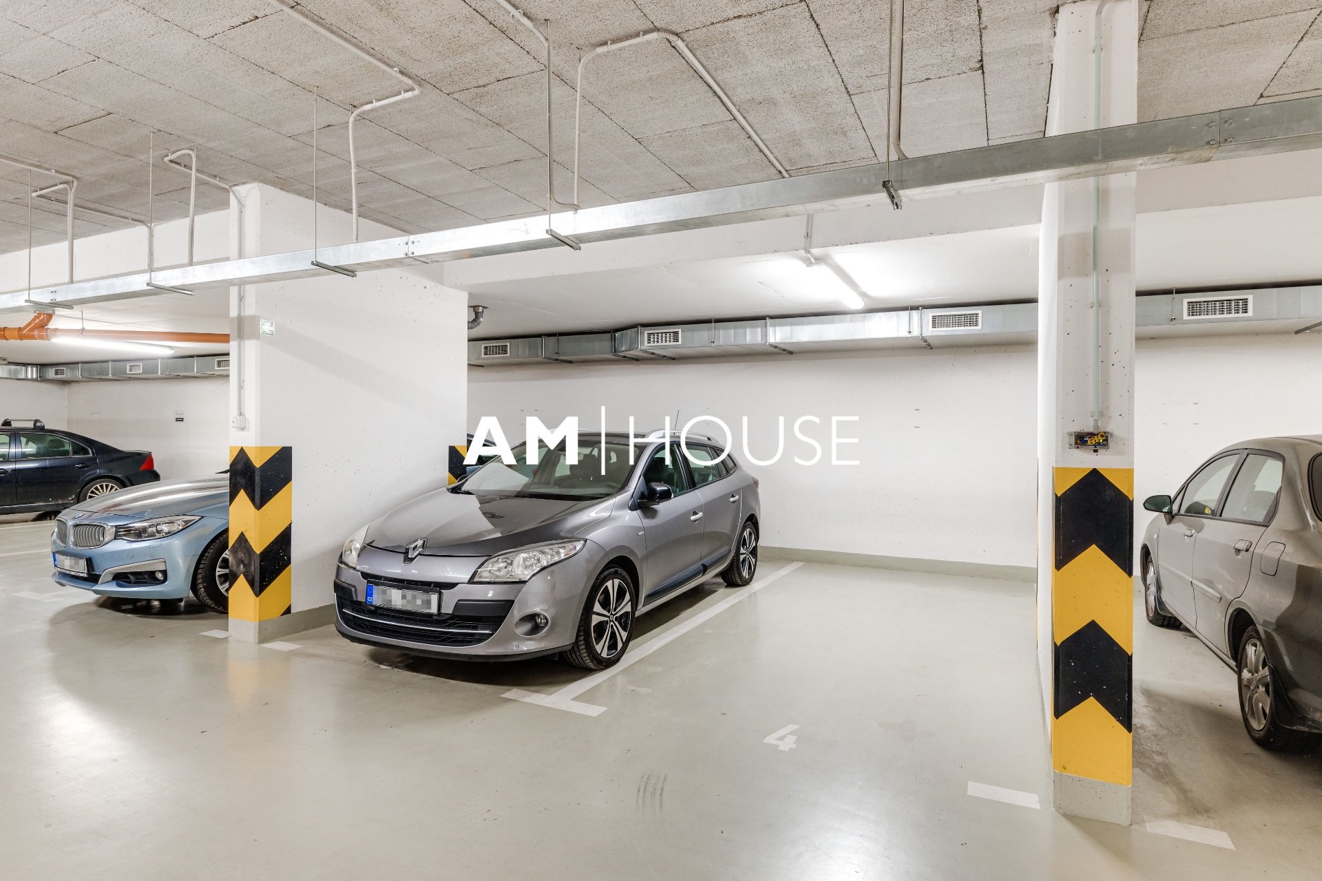Rent, Others Garage parking, 12 m² – Praha – Dejvice