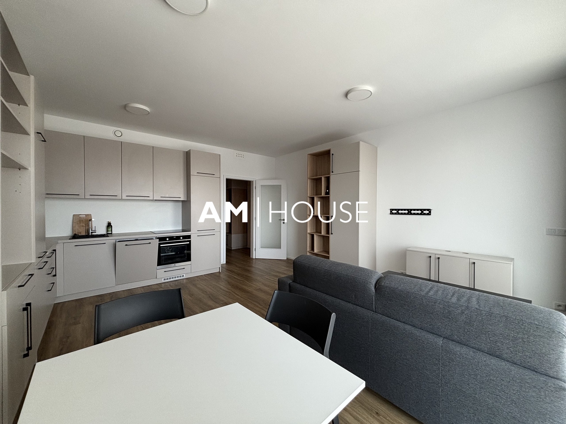 Rent flats 3+KT, 80 m² – Praha – Vysočany