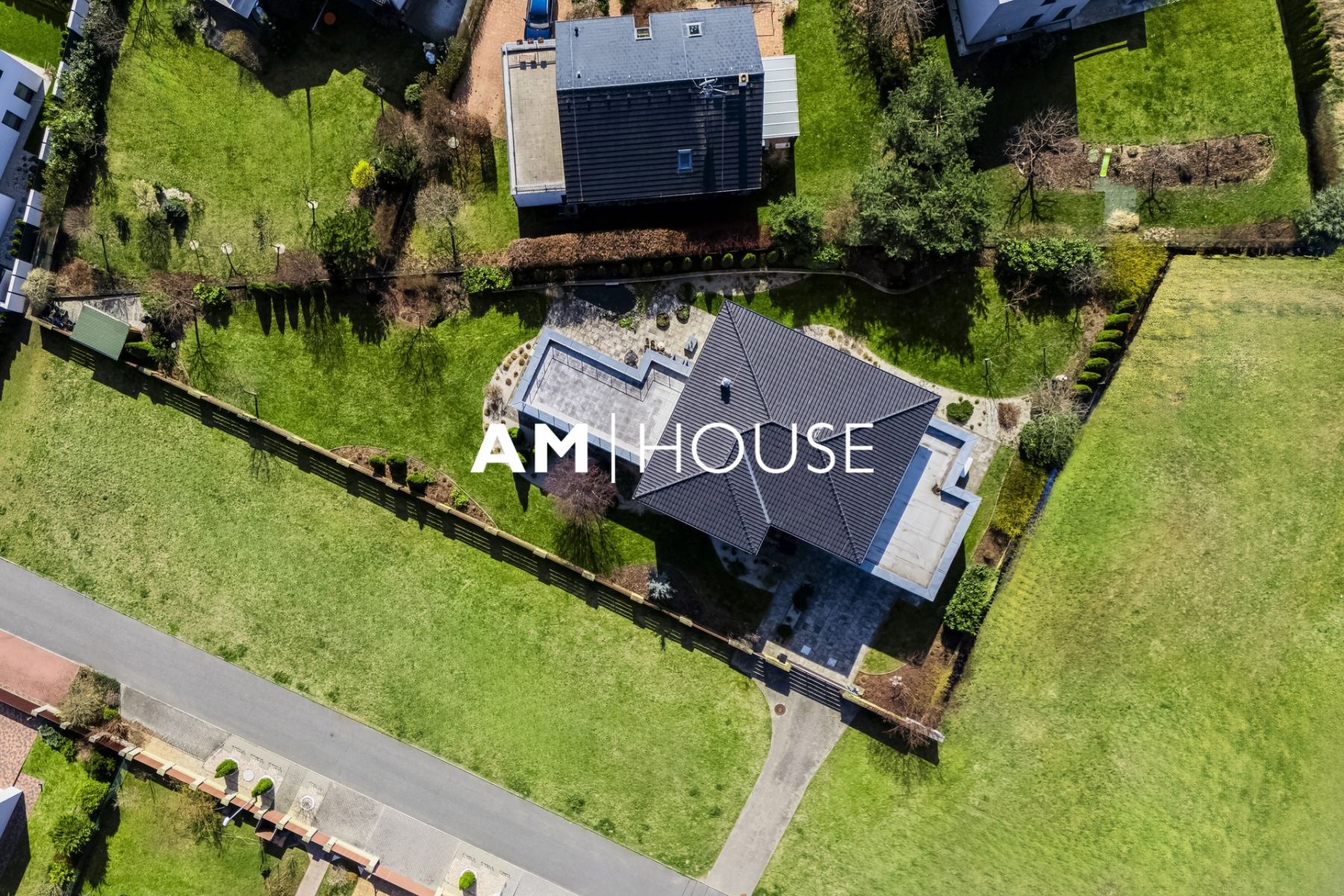 PRODEJ, RODINNÉHO DOMU 330 M2, POZEMEK 1277 M2