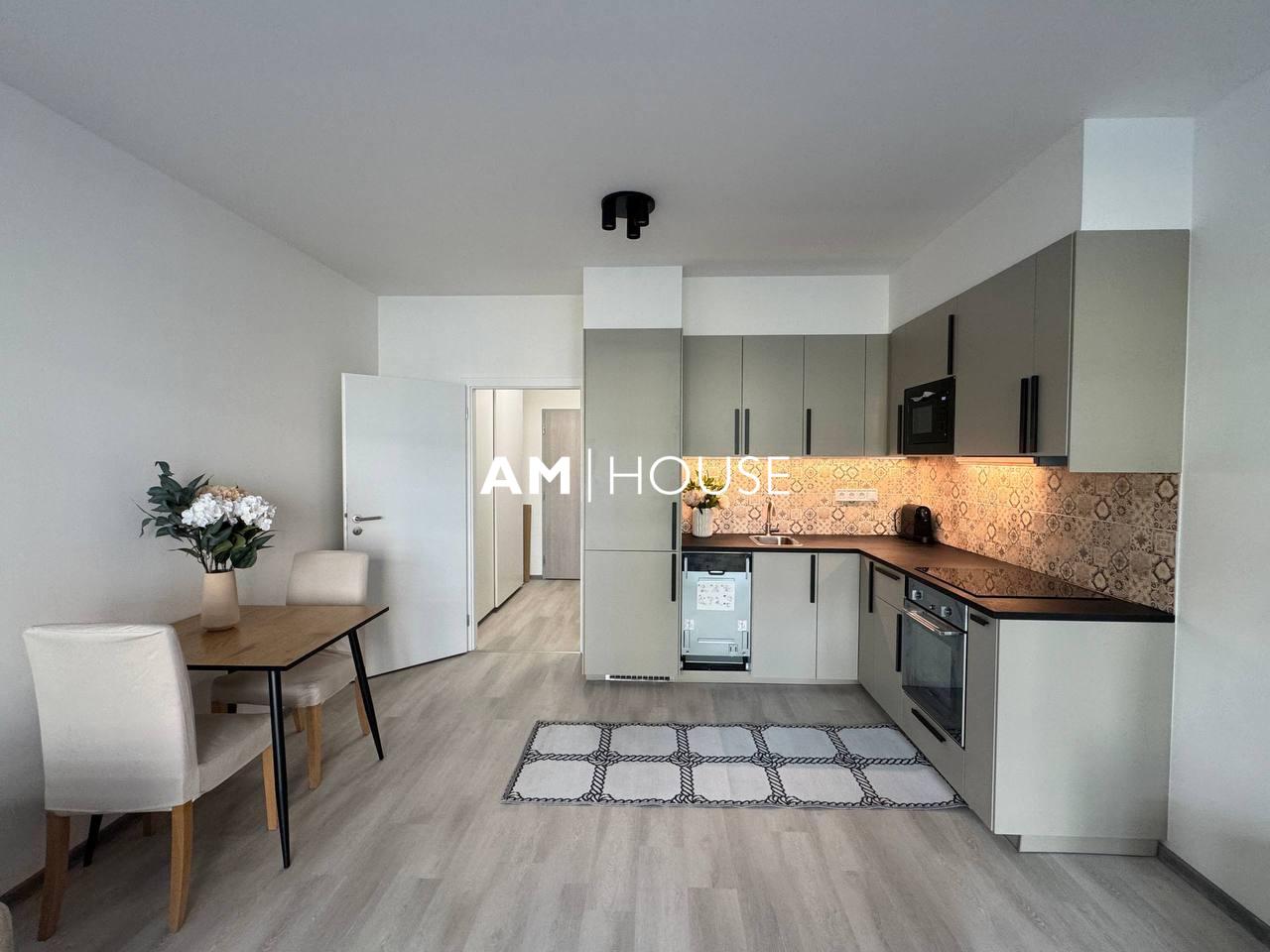 Pronájem bytu 1+kk 35 m&sup2; Gerstelova, Praha – Praha 9