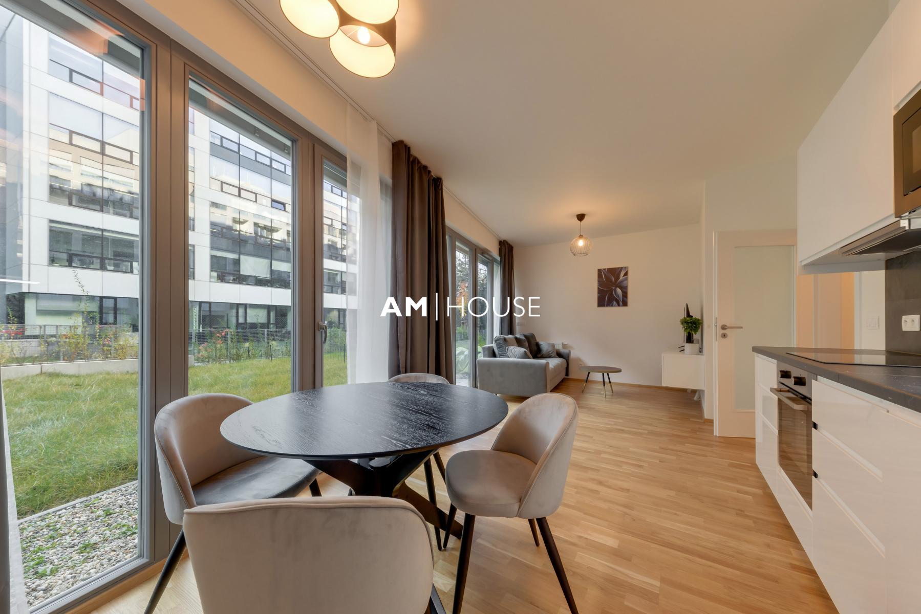 Pronájem bytu 2+kk 61 m&sup2; Breitfeldova, Praha – Karlín