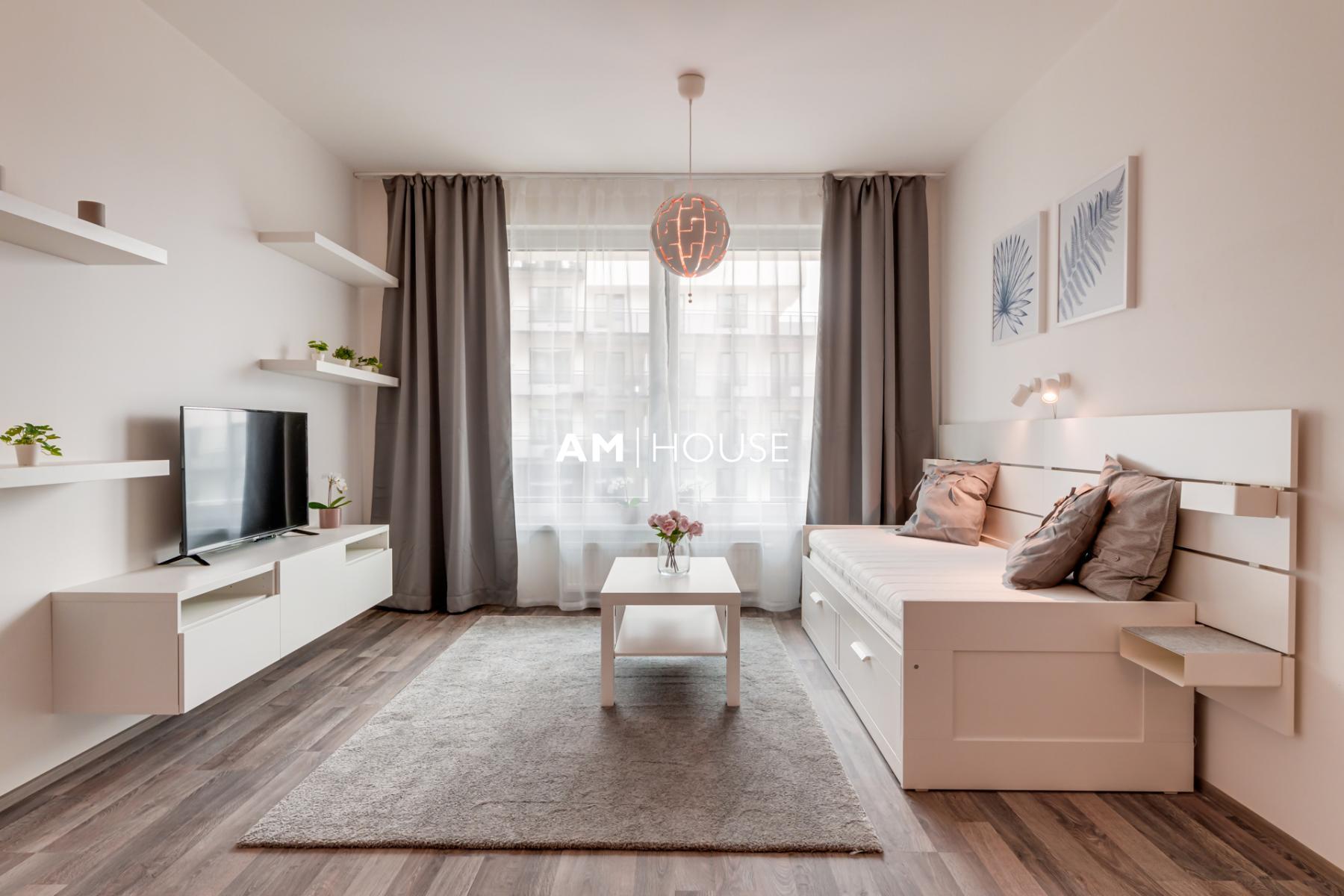 Pronájem bytu 1 kk, 37 m&sup2; Zvěřinova, Praha 3