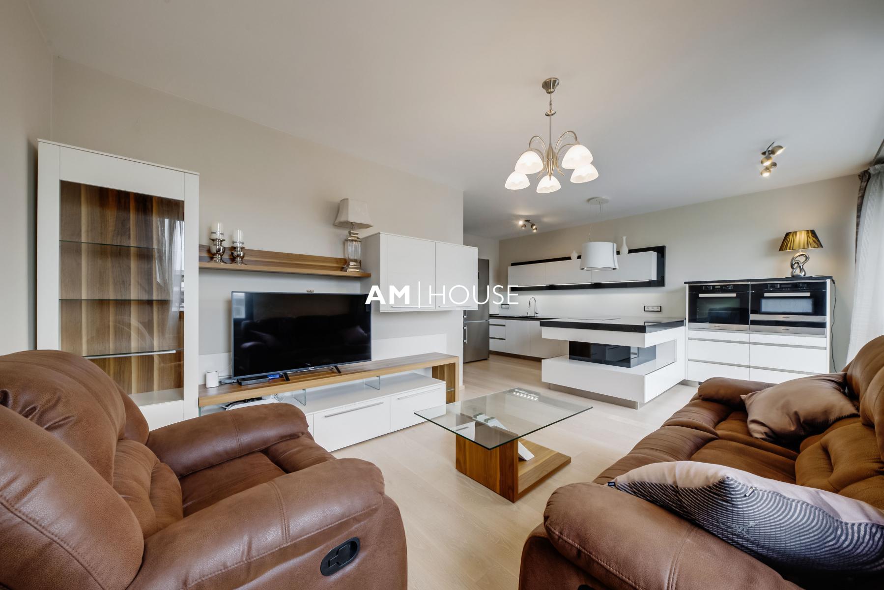 Pronájem bytu 4+kk 98 m&sup2; Voctářova, Praha – Libeň