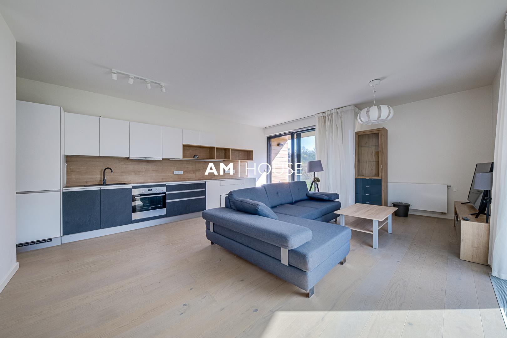 Pronájem bytu 2+kk 64 m&sup2; Menclova, Praha – Libeň
