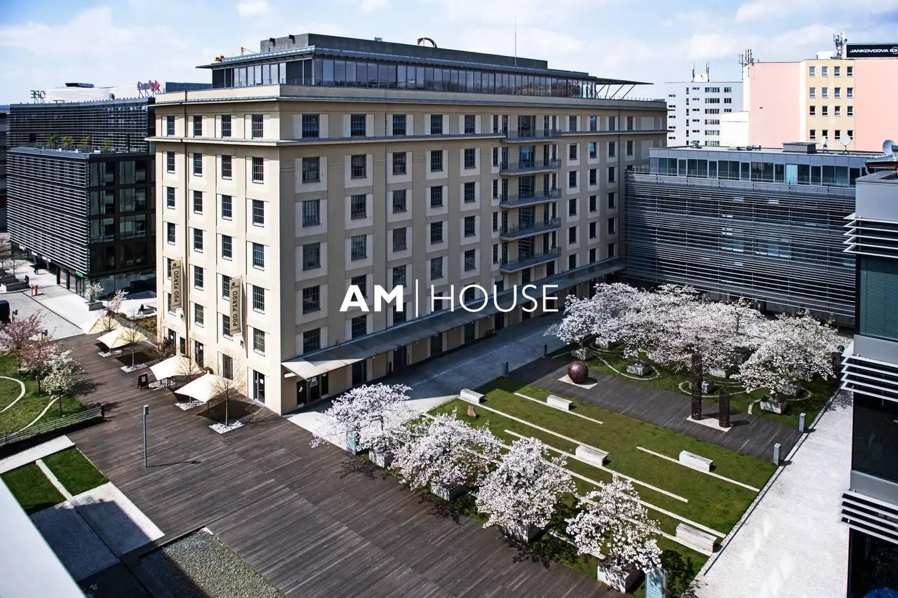 Pronájem kanceláře 653 m&sup2; Jankovcova, Praha